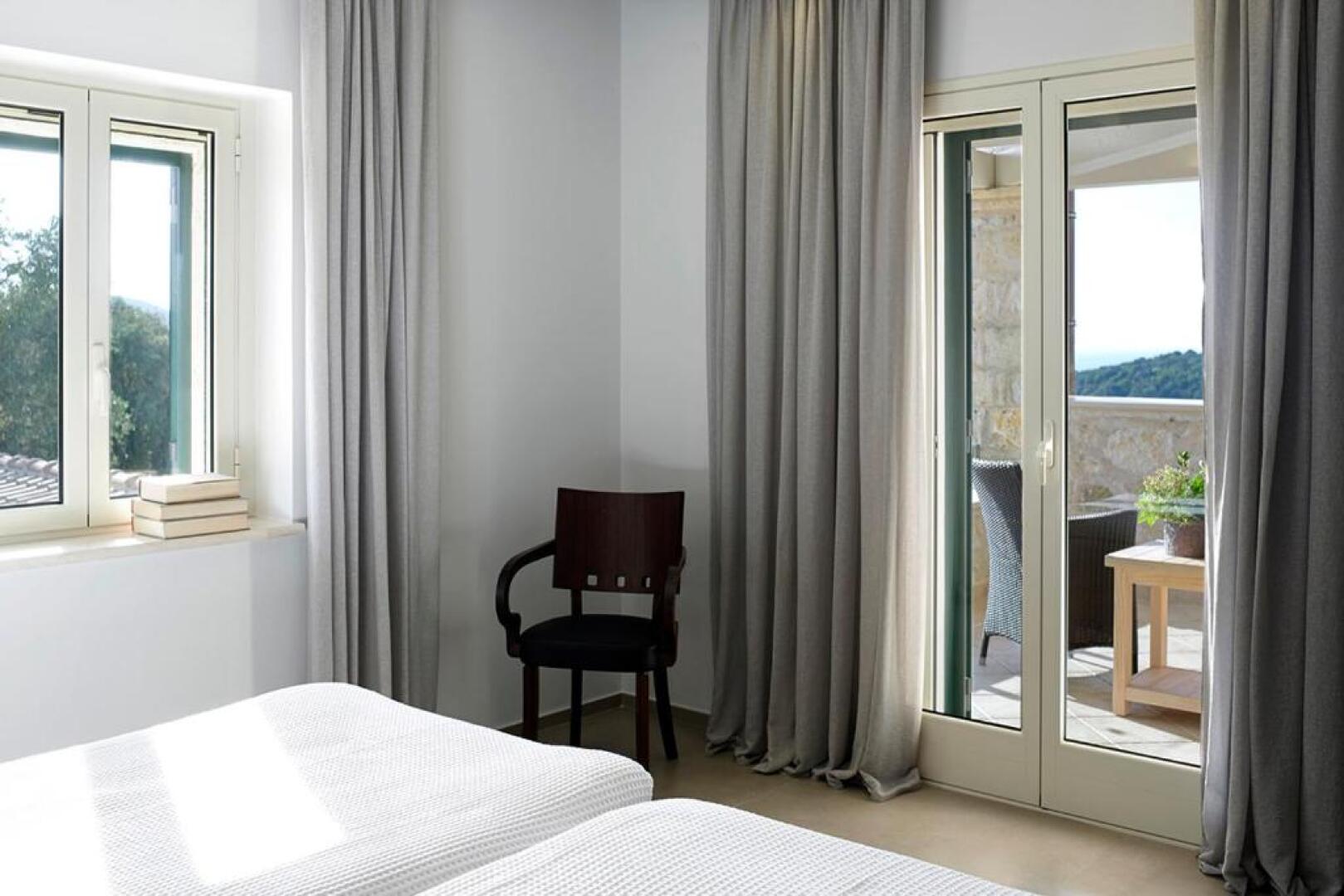 4 Bedroom Luxury Villa, Private Pool, Sea Views, Sivota