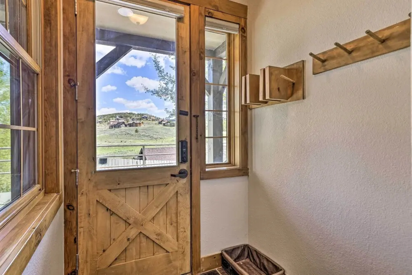 Idyllic Condo w/ Grill < 1 Mi to Granby Ranch