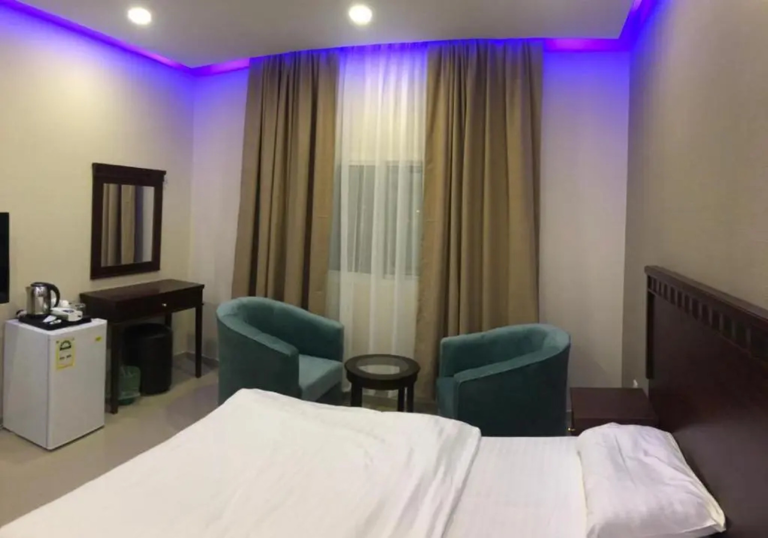 White Beach Hotel Suites