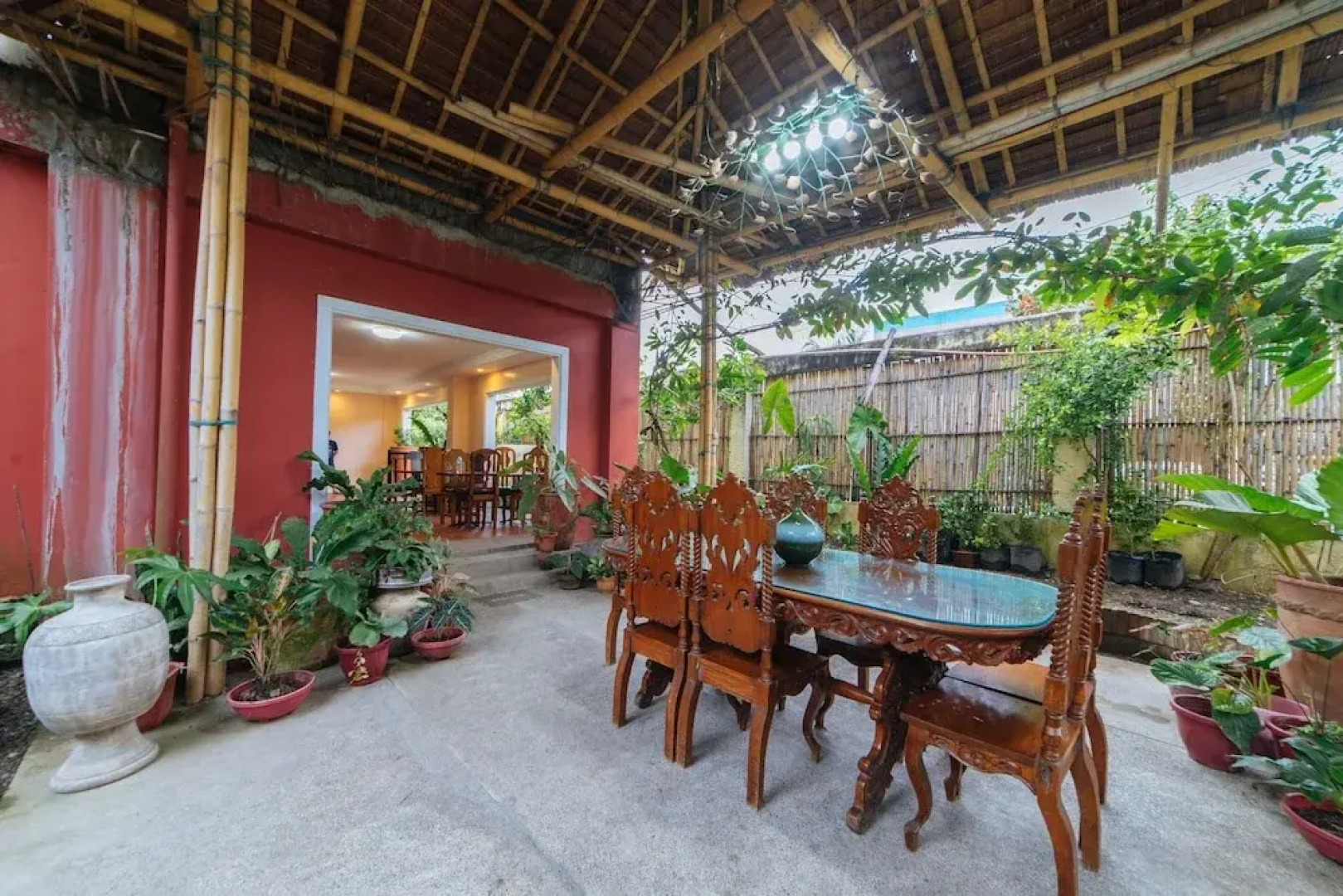 RedDoorz @ N Roldan Street