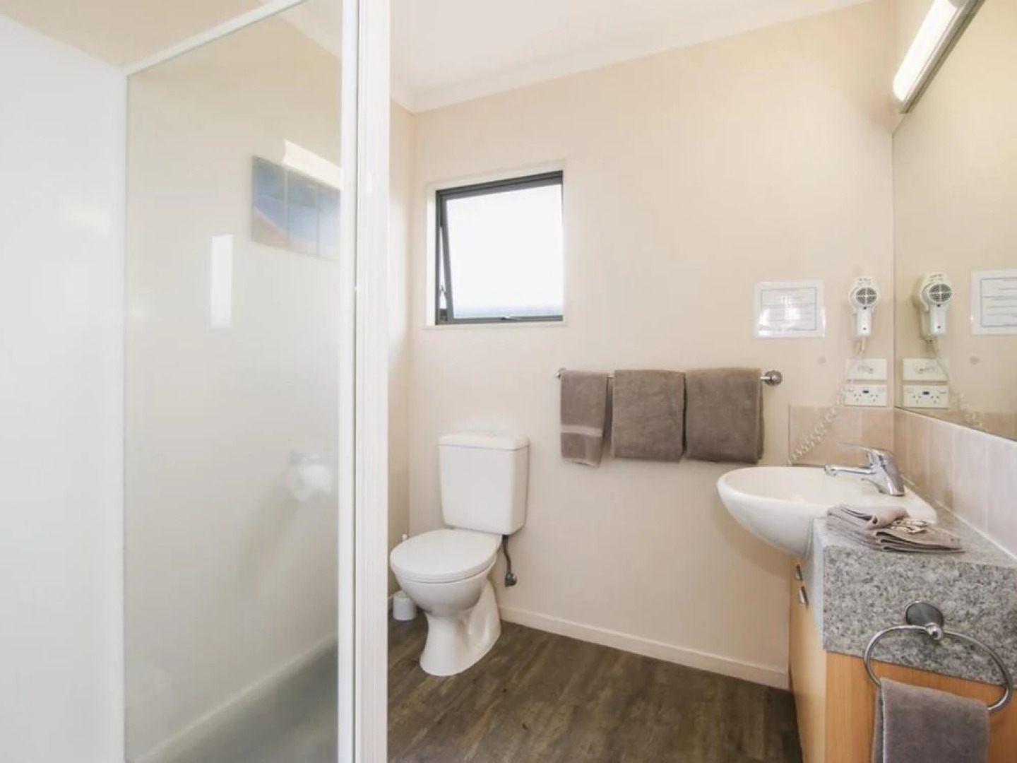 ASURE Kaimai View Motel