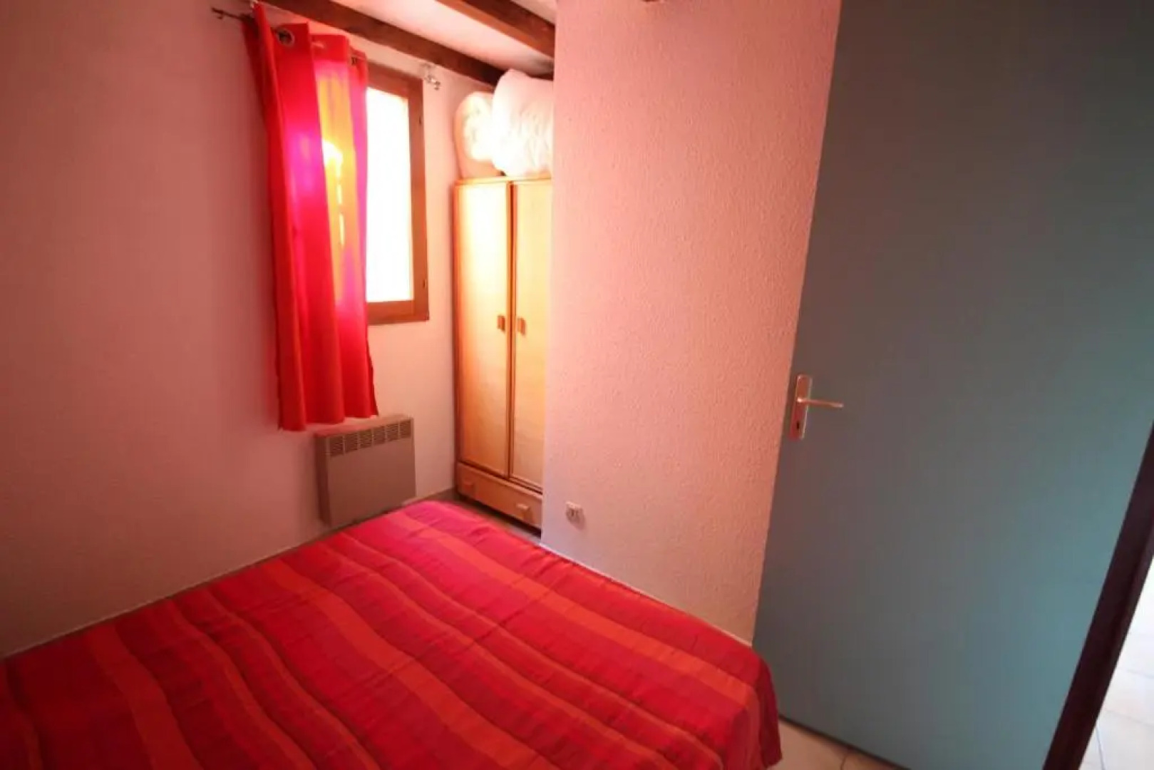 Belle villa climatisée 4-5 couchages terrasse parking dans résidence sécurisée avec piscine commune 400m de la mer LRJP11