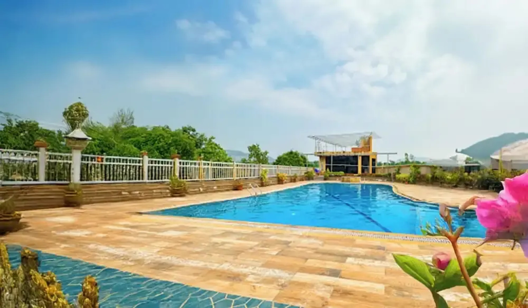 The Byke Majestic Meadows