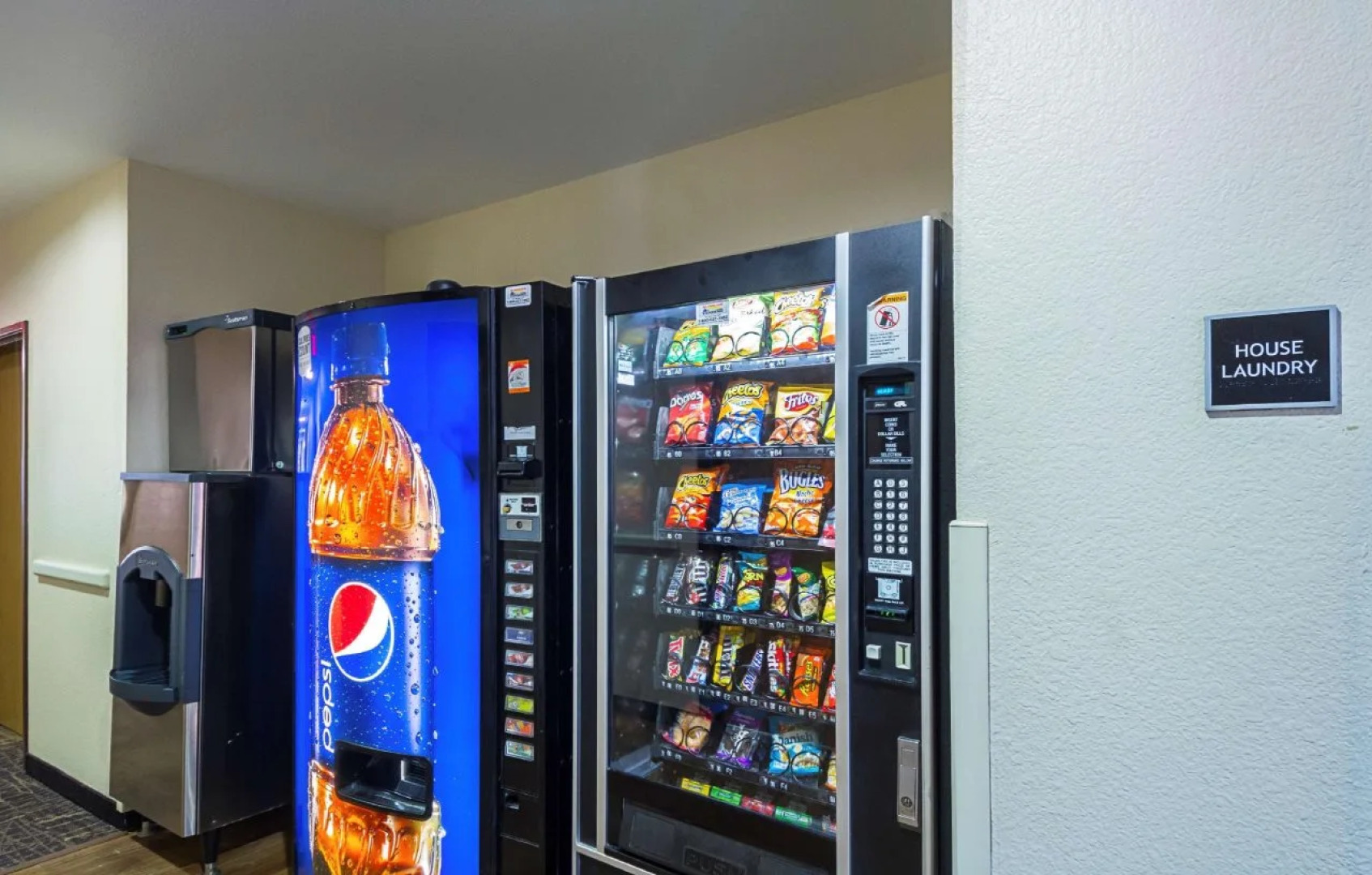 Red Roof Inn and Suites