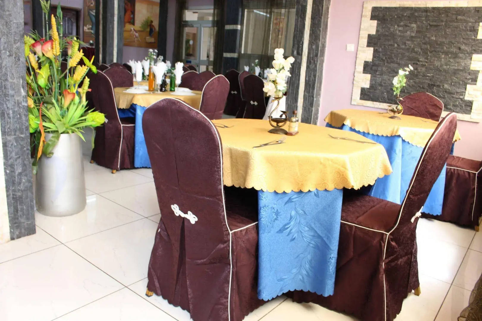 Tou'Ngou Hotel
