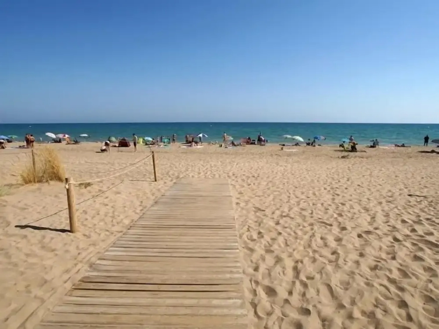 Amity Be my Guest Castelldefels