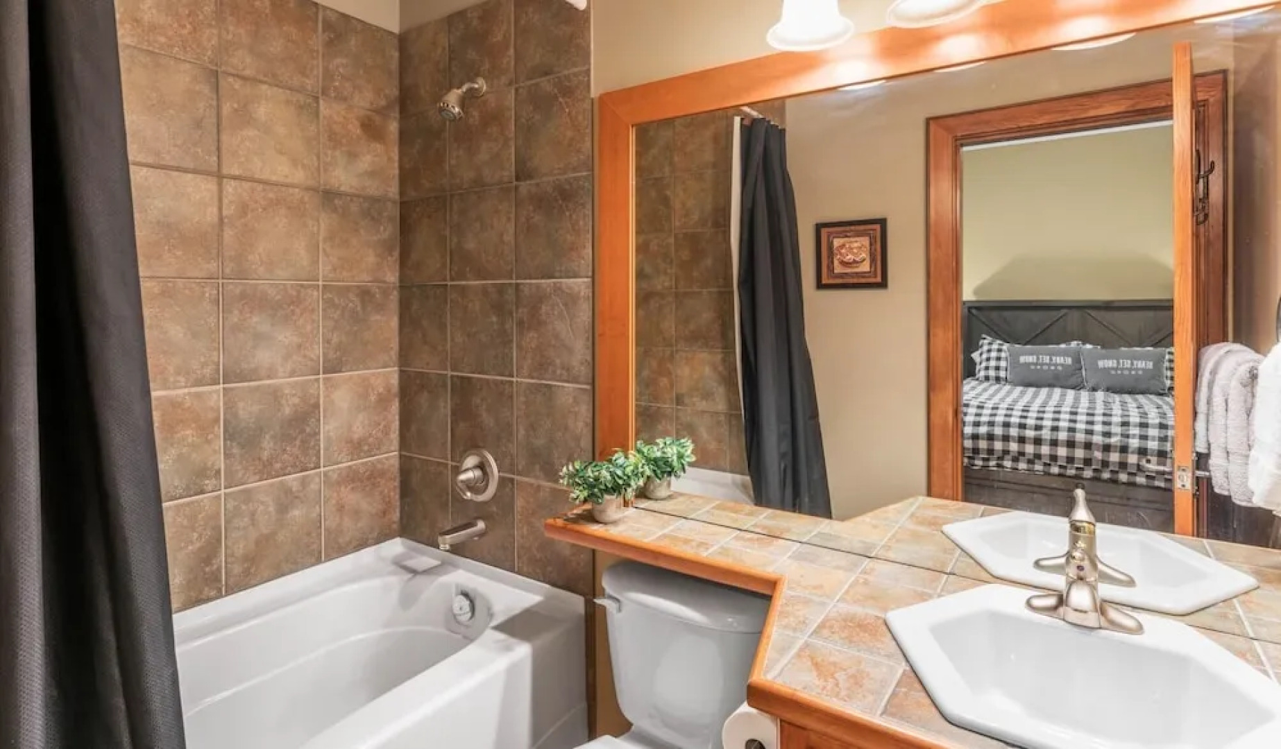 I Spy - Cozy Pet Friendly, Ski In/Ski Out Condo with Private Hot Tub