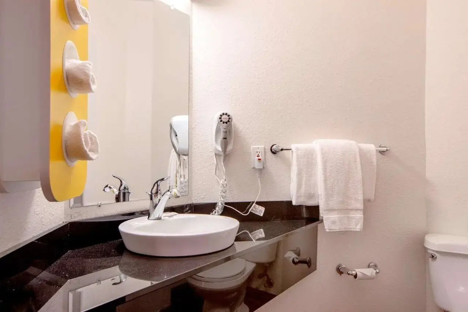 Seasons Inn Traverse City