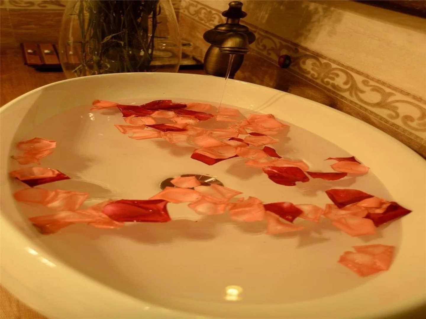 Shangri La E outfitting Hostel