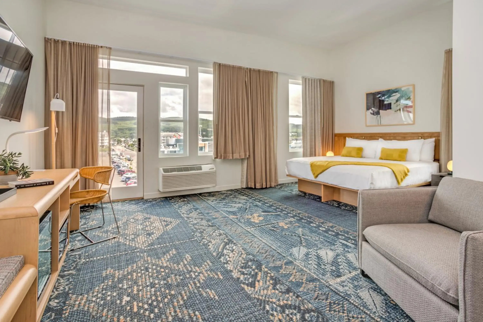 SaltLine Hotel