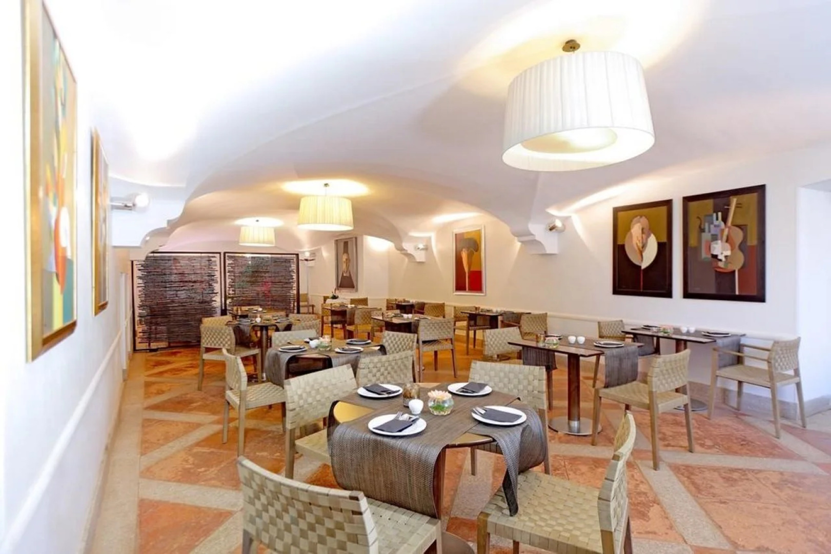 Отель NH Collection Cáceres Palacio de Oquendo