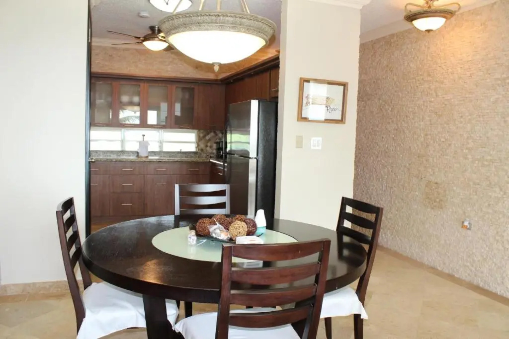 Beachfront 2 bdr apt with beautiful views