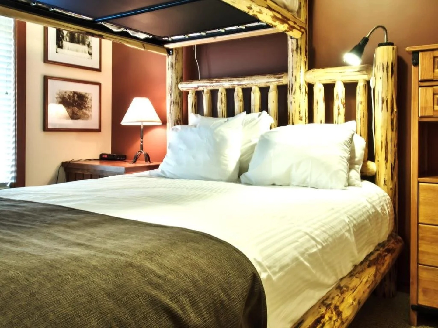 Snow Creek Lodge by Fernie Lodging Co