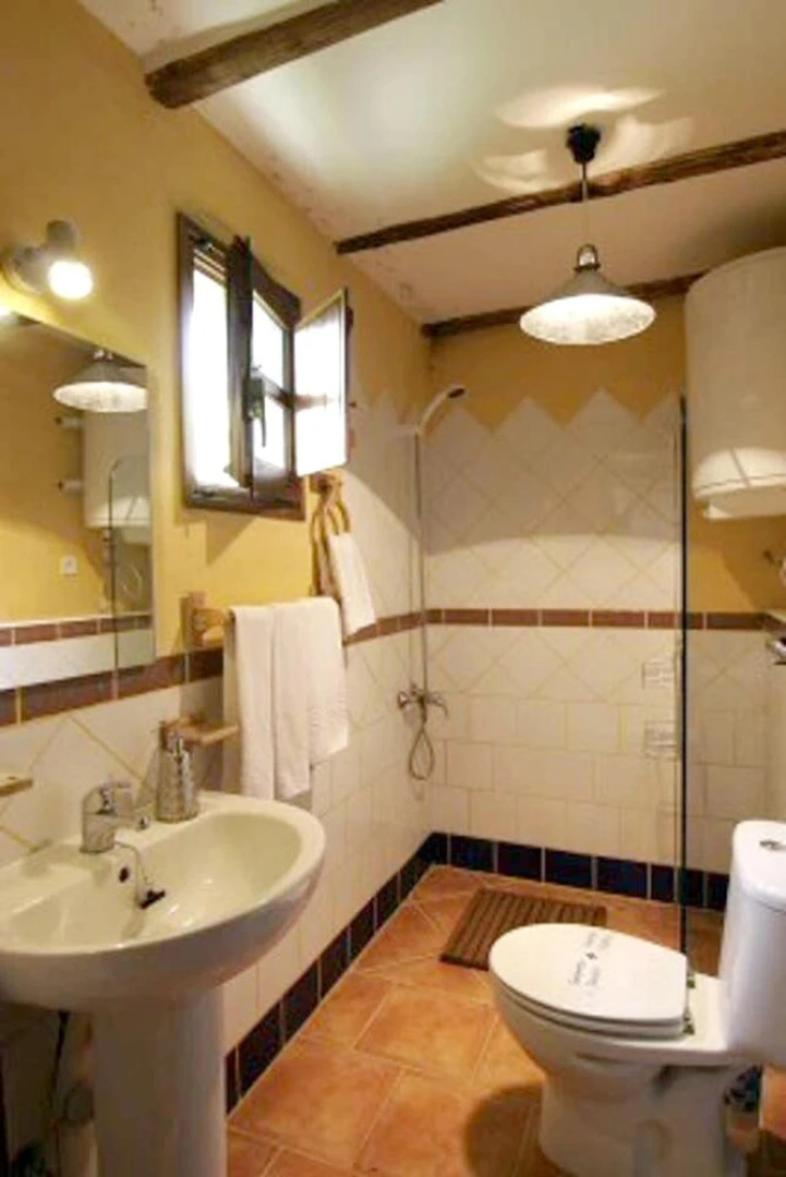 House With 4 Bedrooms in Robledillo de Gata, With Wonderful Mountain View, Terrace and Wifi