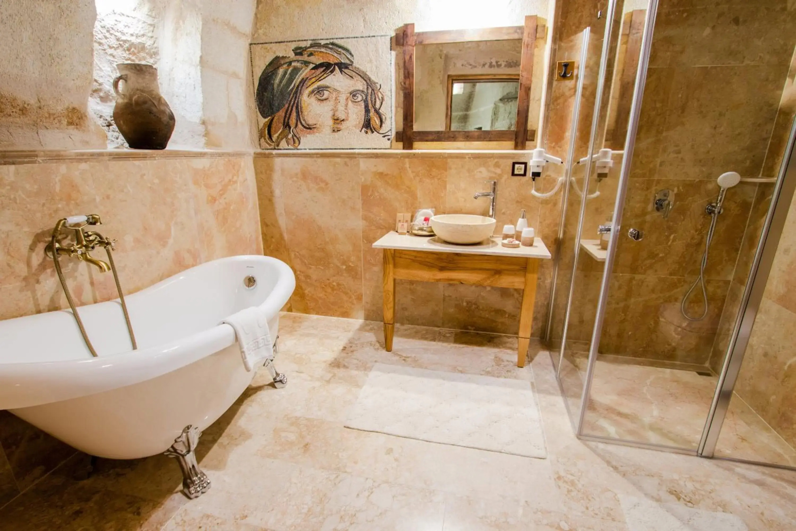 Sultan Cave Suites