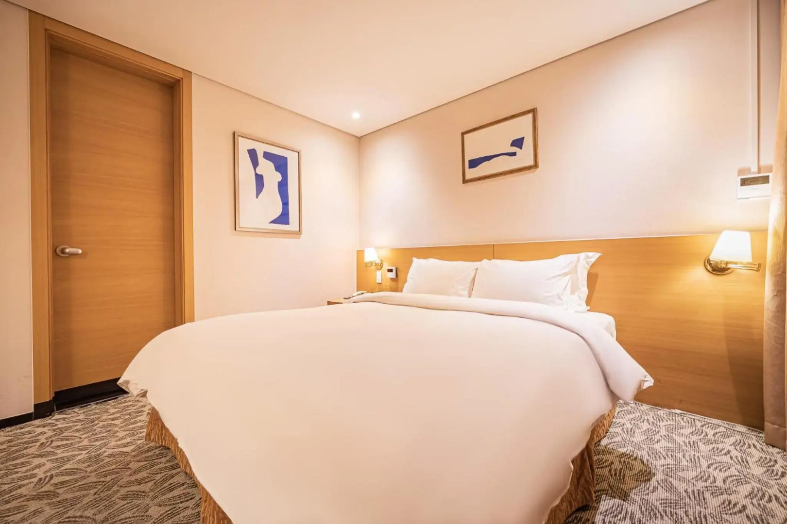 Hotel Biz Inn