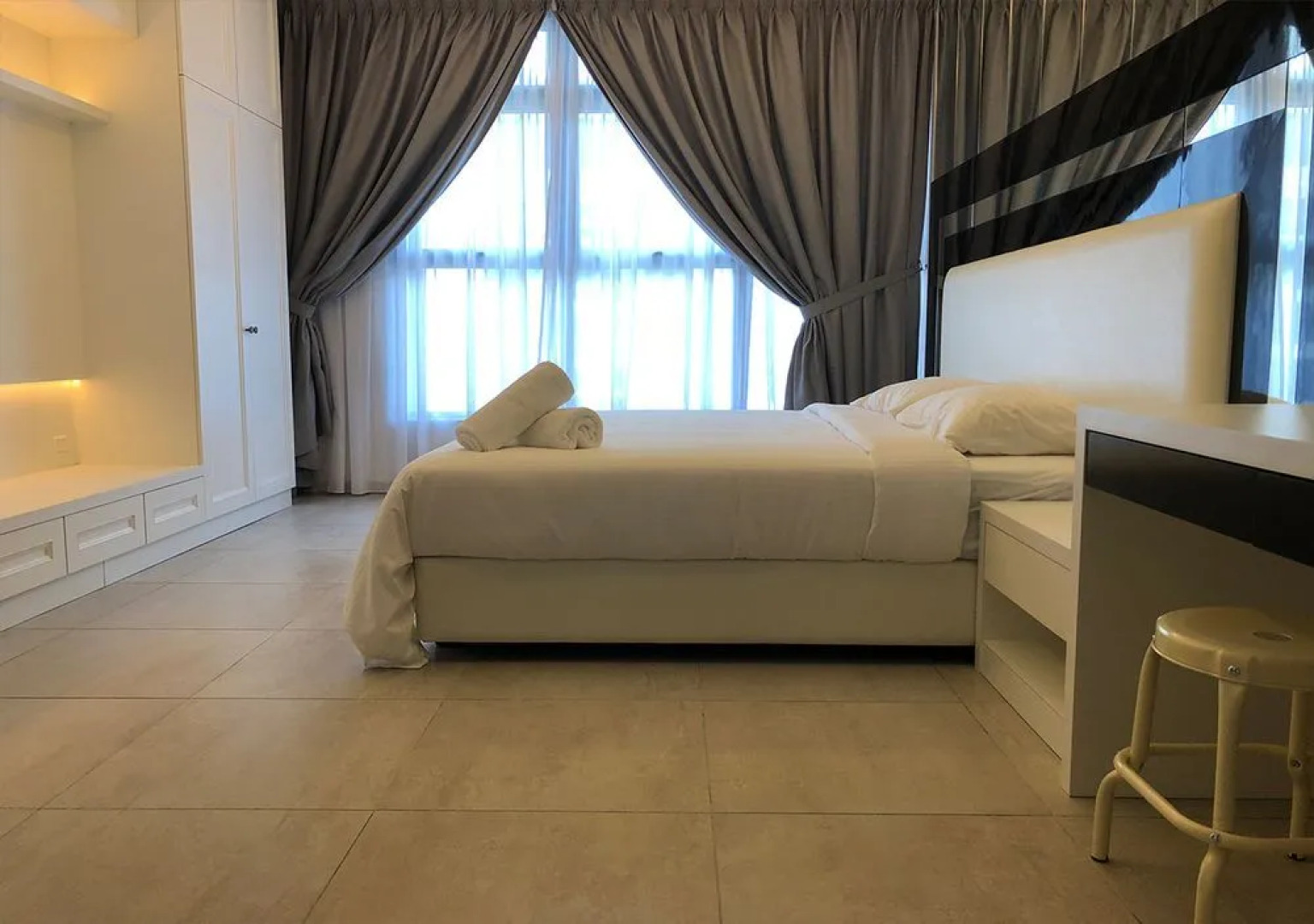 Atlantis Residence By V SUITES