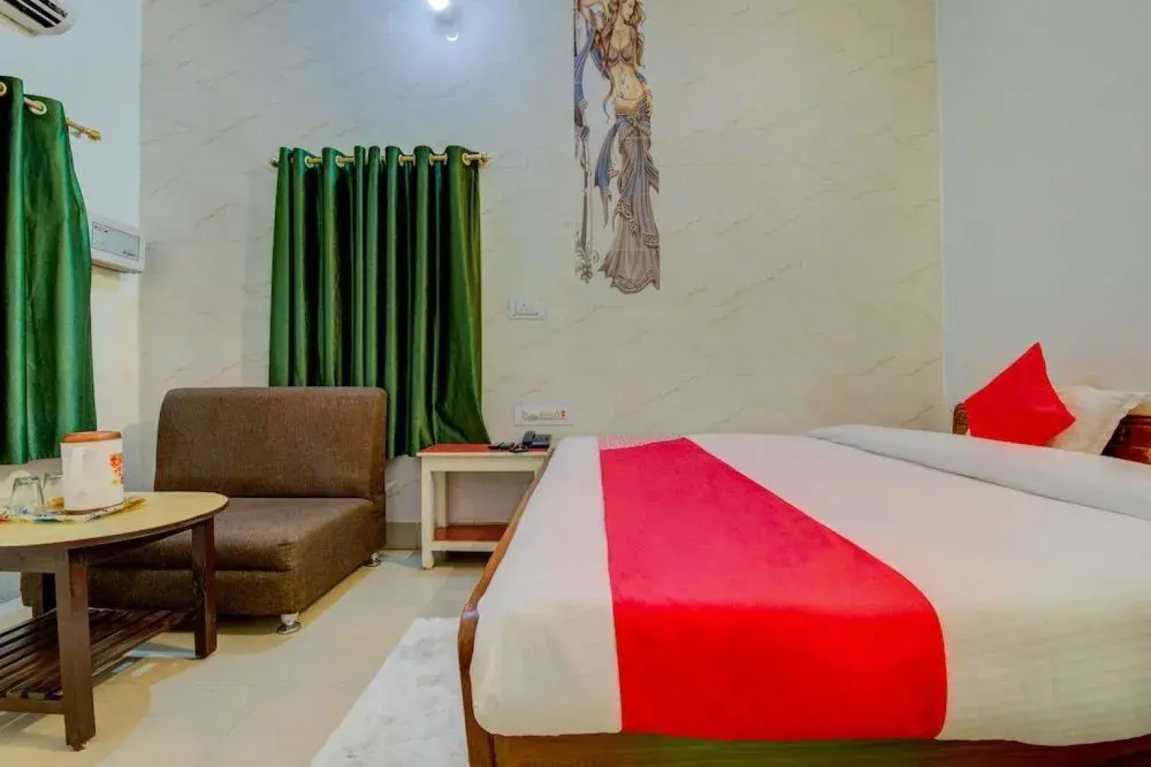 Viraj Hotel By OYO Rooms