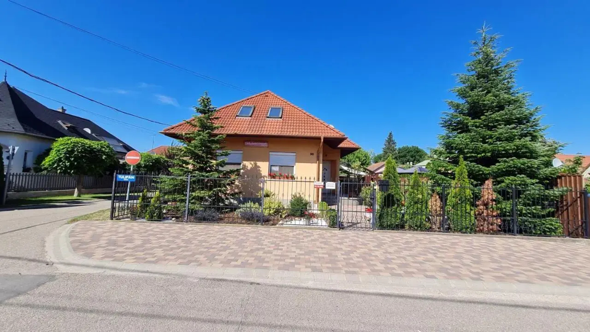 Anett Apartmanház
