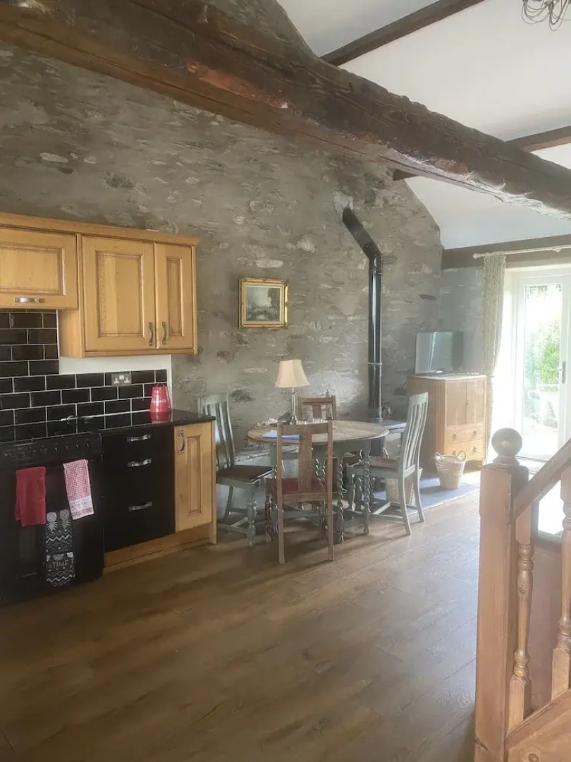 Impeccable 2-bed Cottage Near Betws y Coed