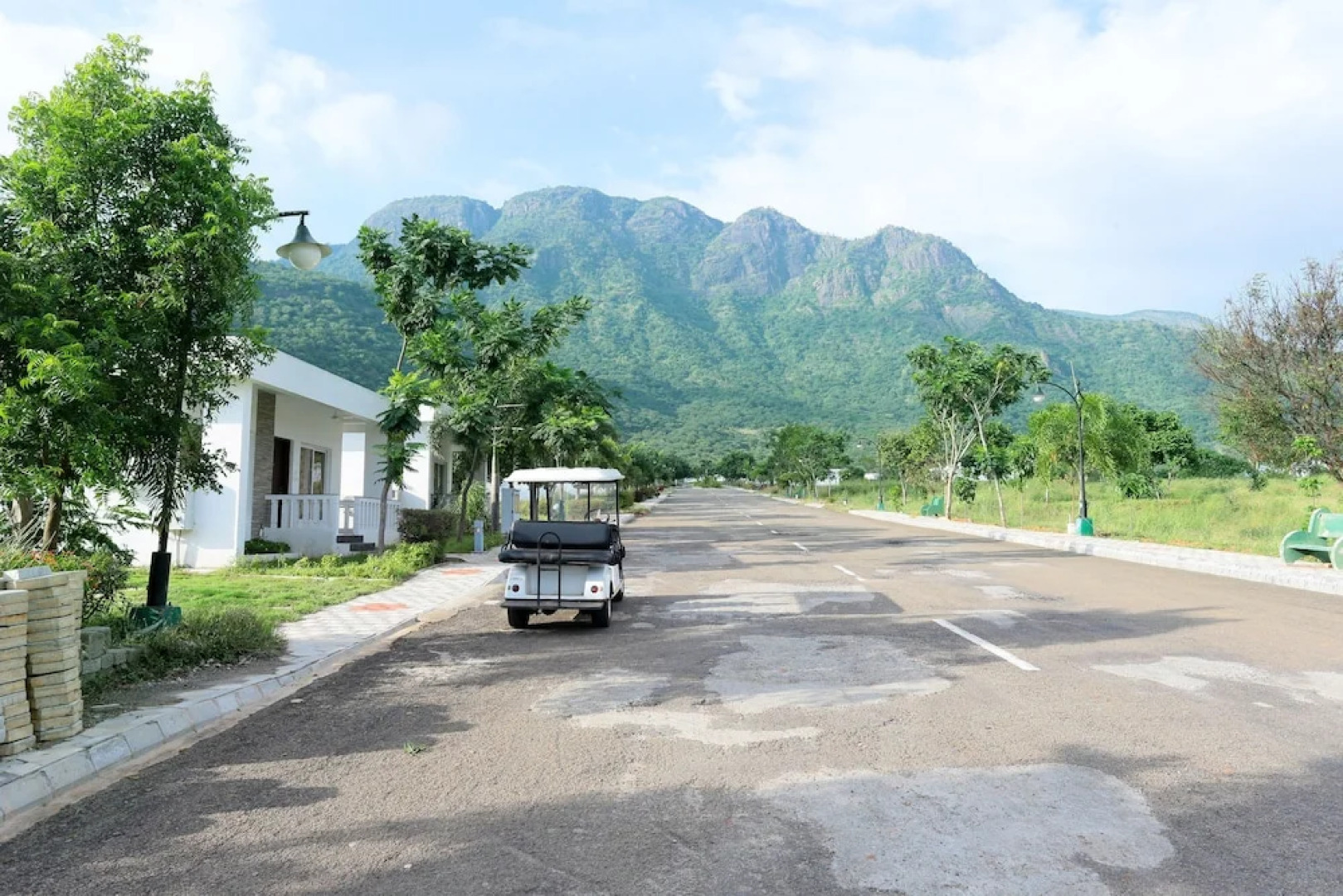 OYO 24200 Bahri Beautiful Country