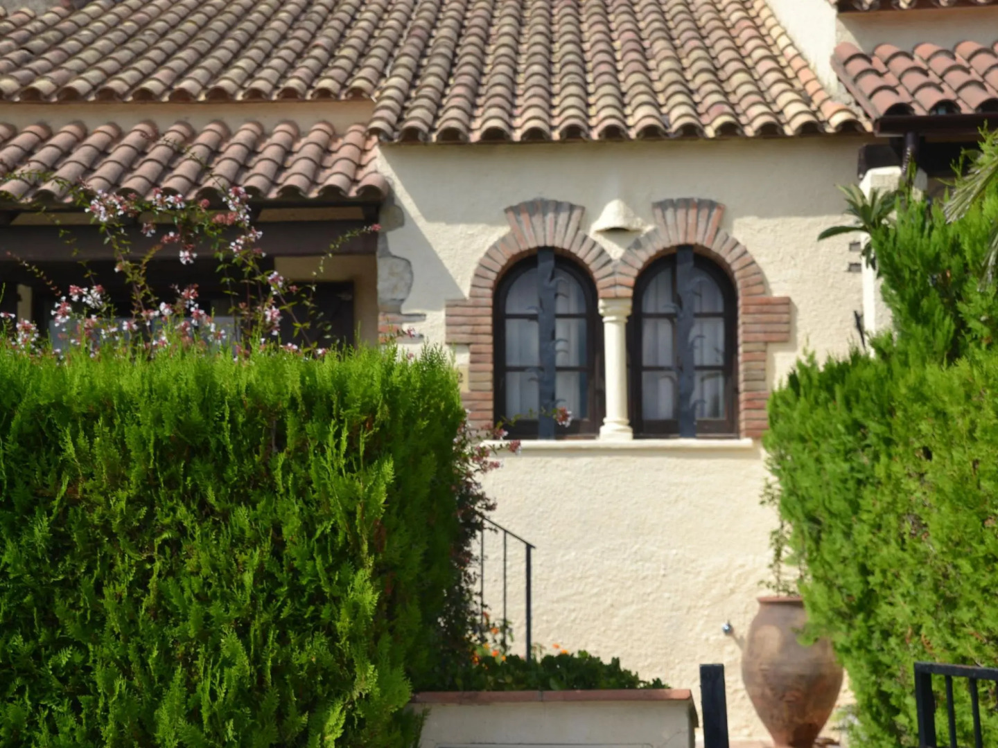 Cozy Holiday Home in L'Estartit with Swimming Pool