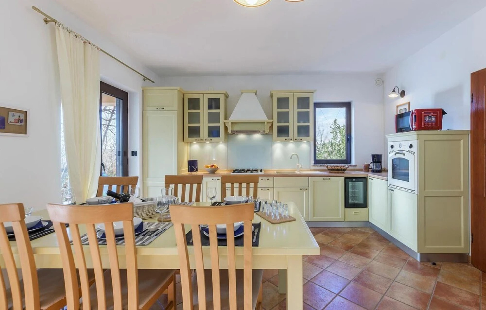 Stunning Home in Trget With Outdoor Swimming Pool, Wifi and 2 Bedrooms