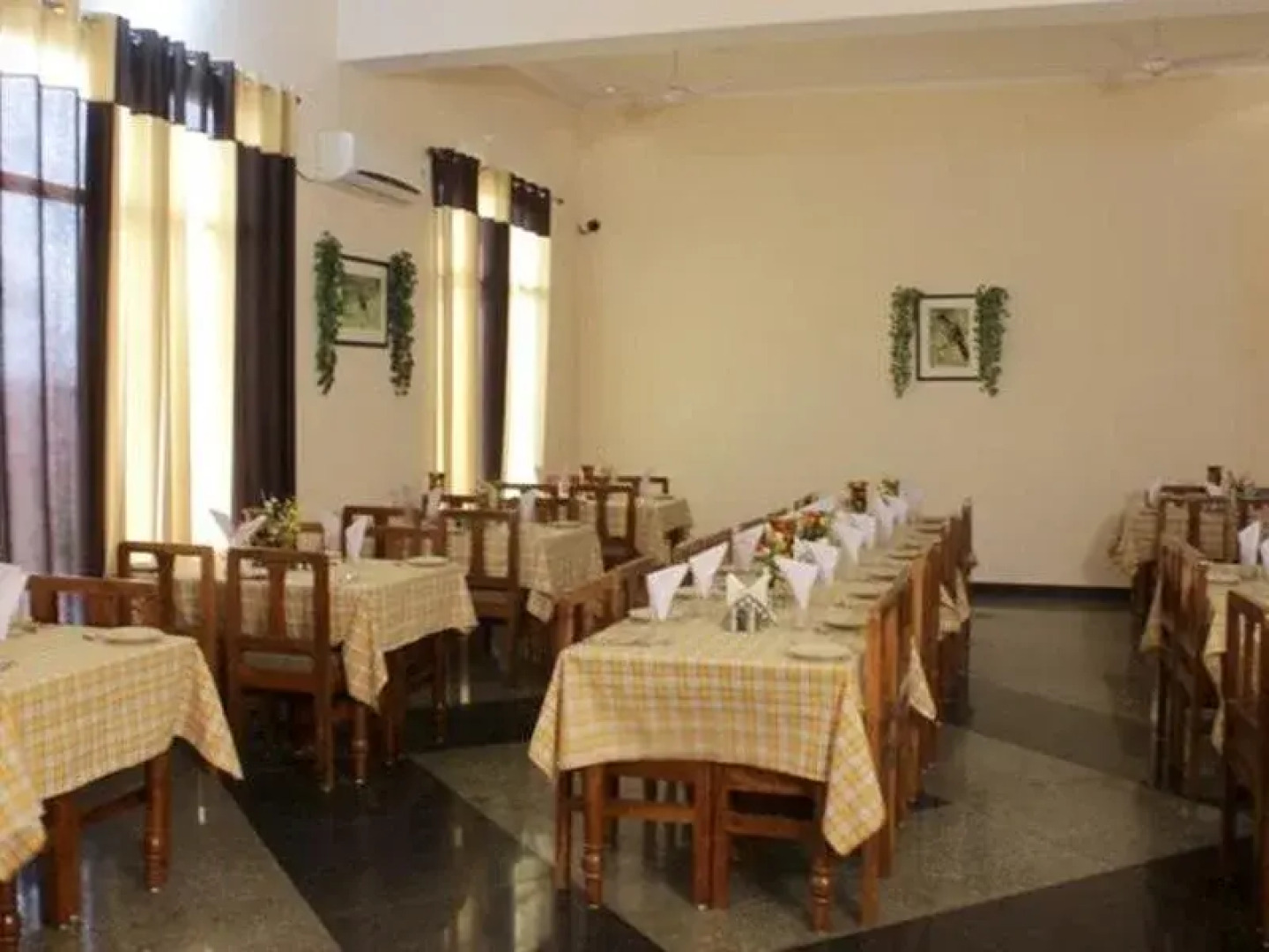 Geetanjali Hotel & Motel