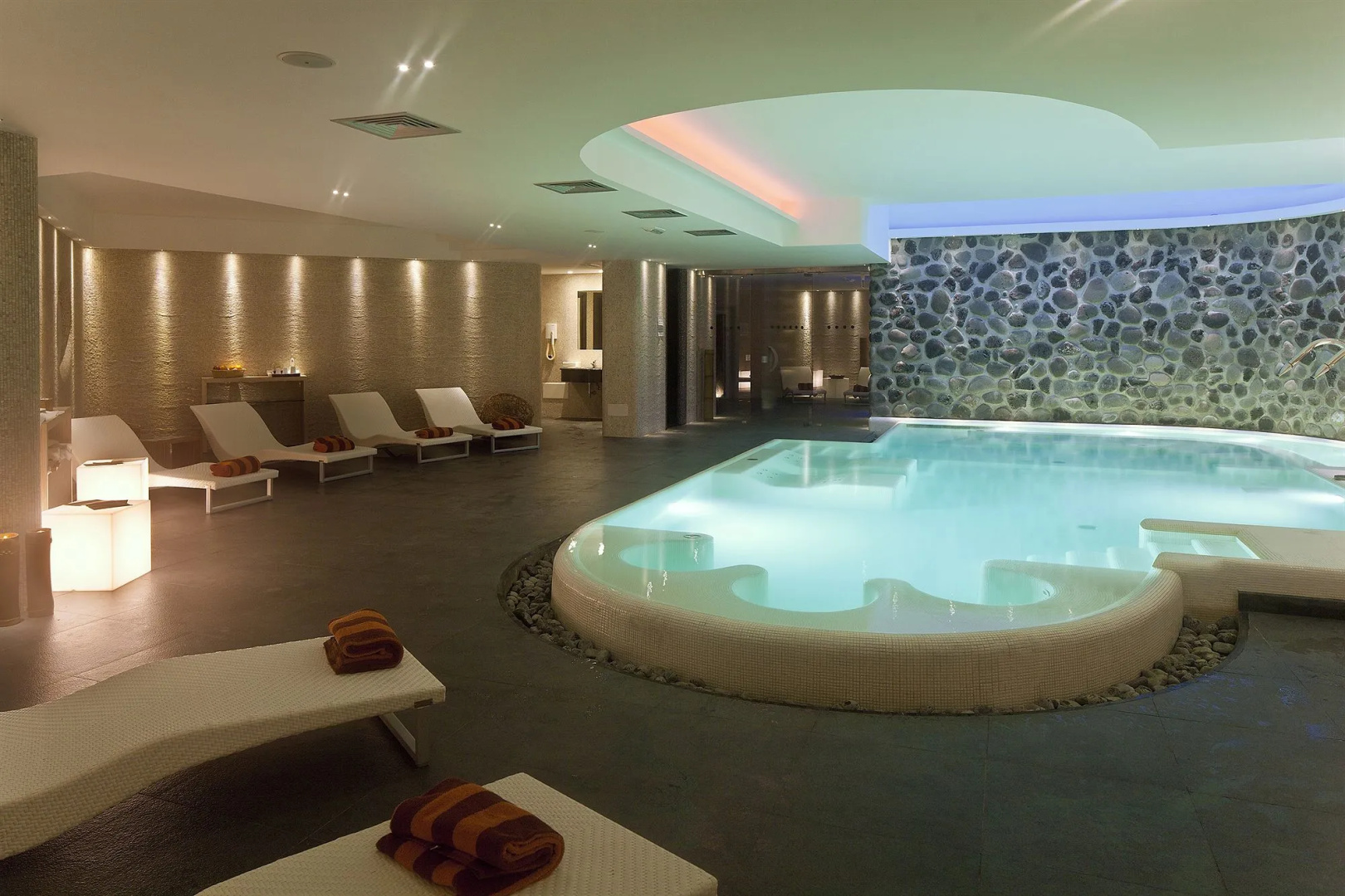 Therasia Resort Sea & Spa - The Leading Hotels of the World