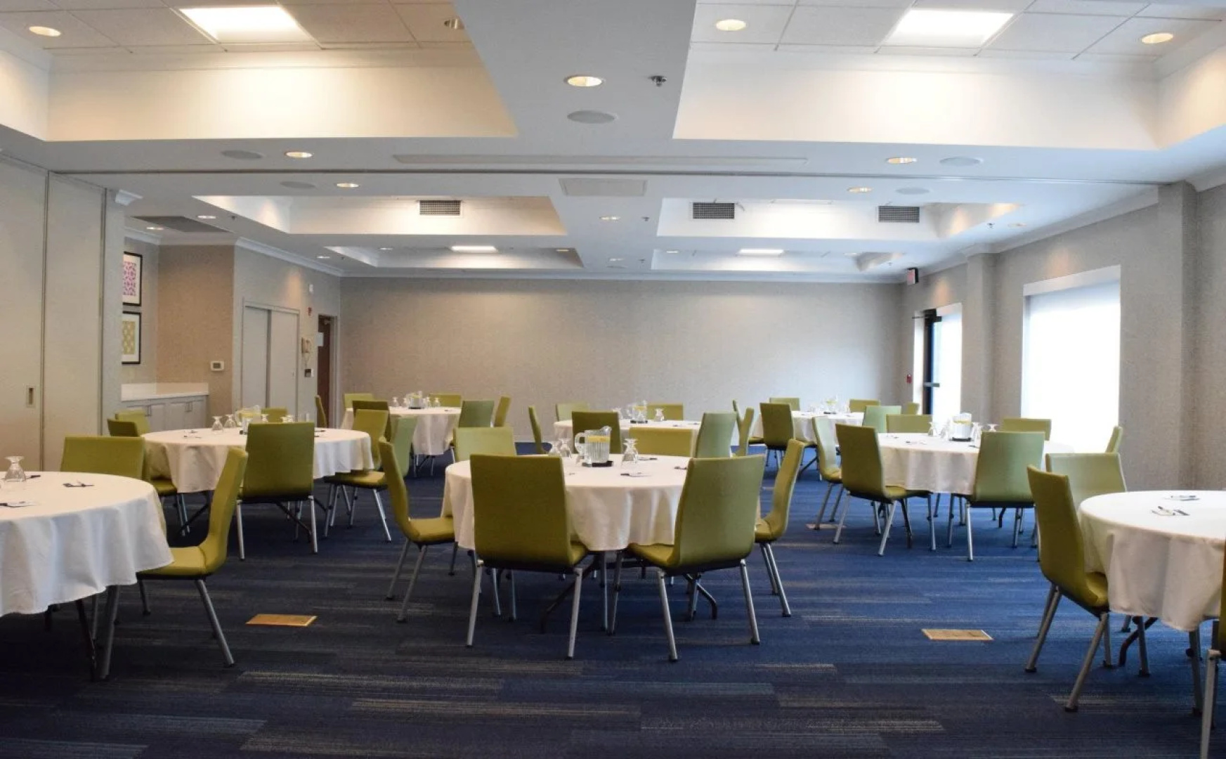 Holiday Inn Express & Suites Rochester Webster by IHG