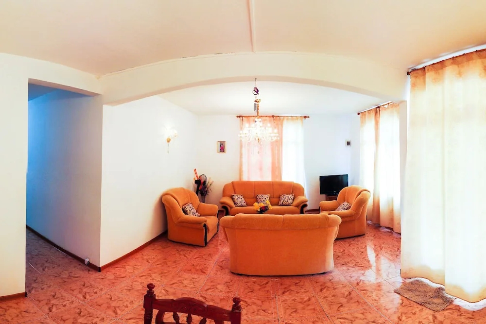 Charming 2-bed House in Chemin Grenier