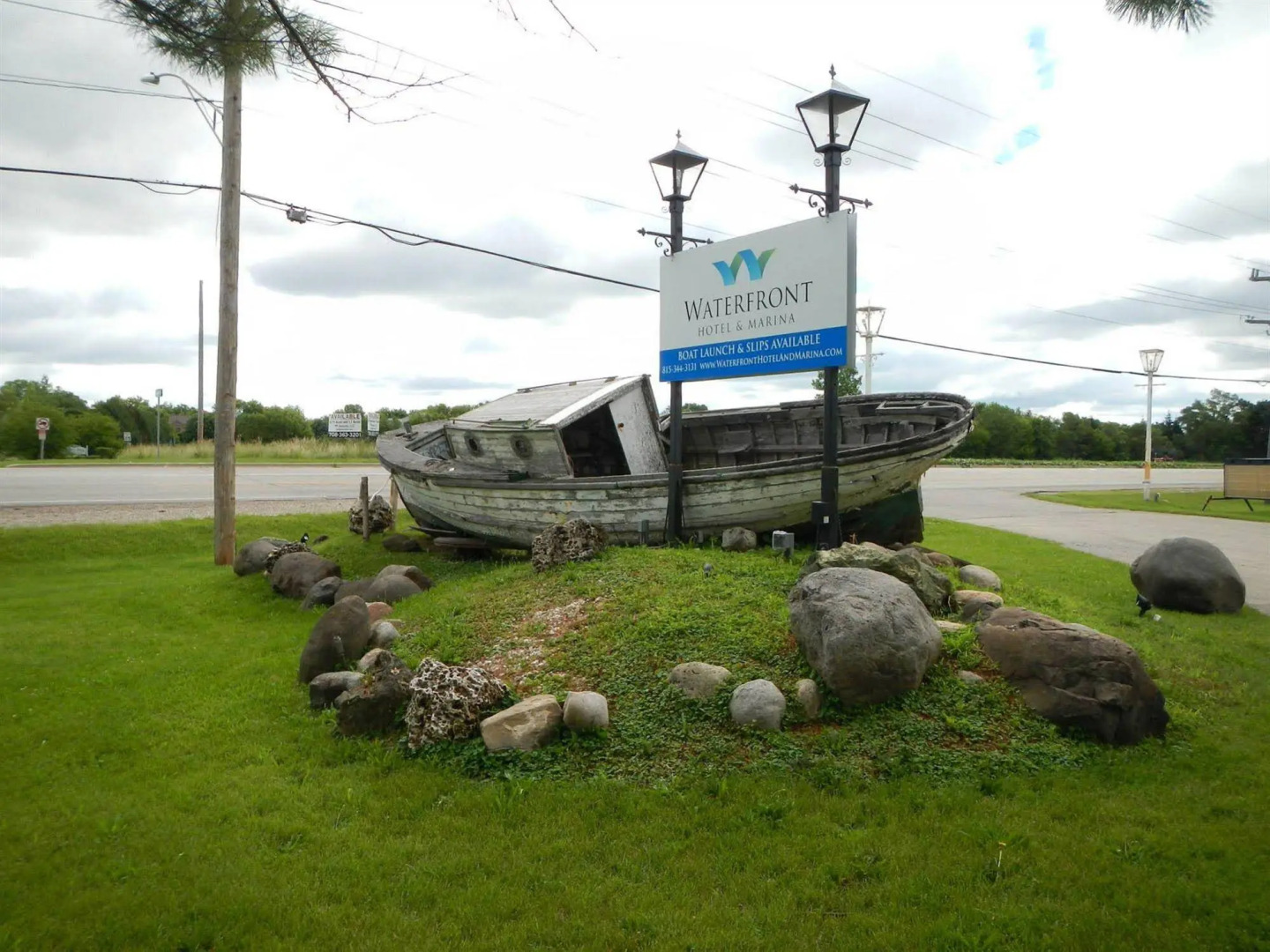 Waterfront Hotel and Marina