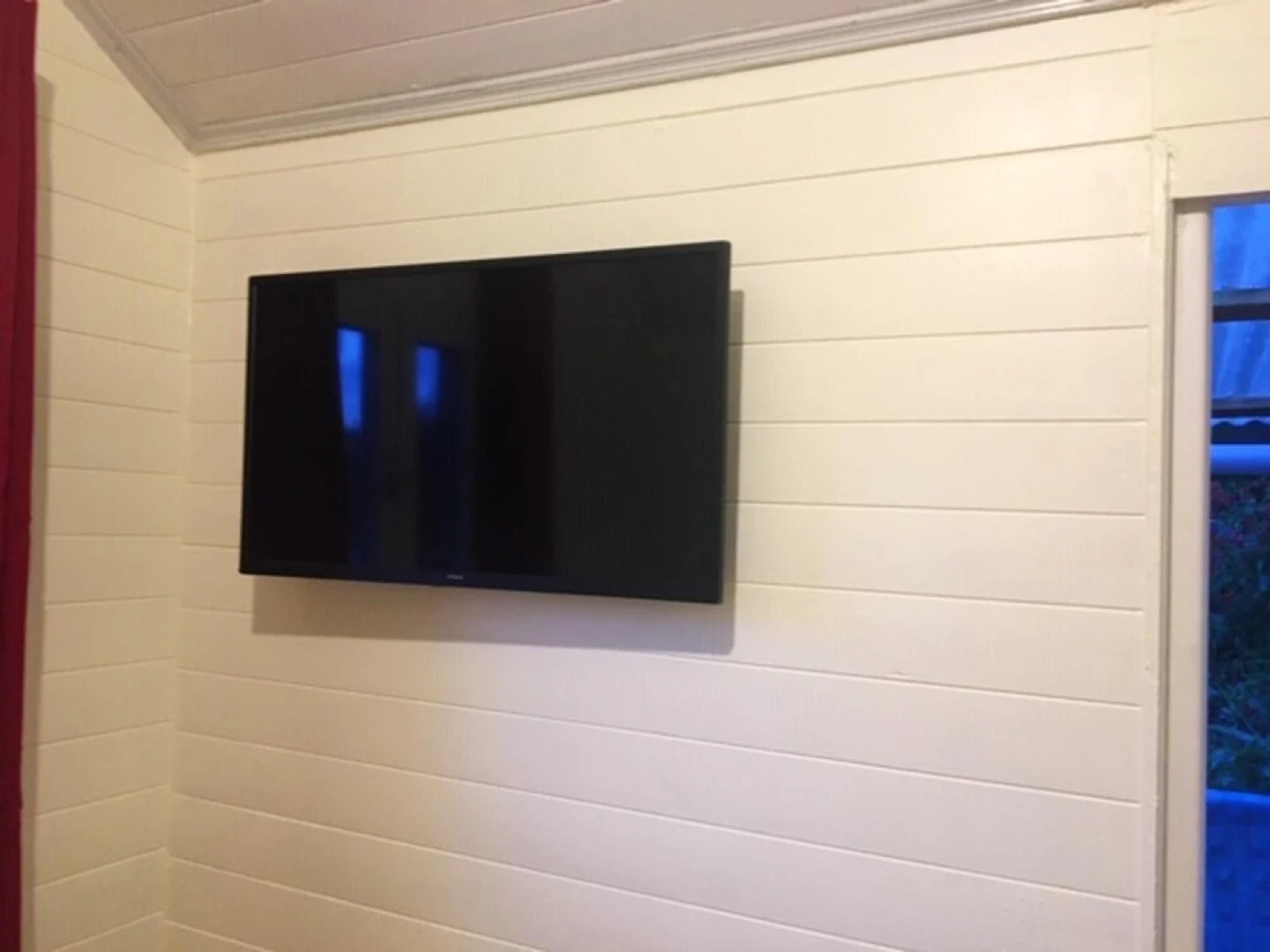 Bungalow With one Bedroom in Hell-bourg, With Wonderful Mountain View, Furnished Garden and Wifi