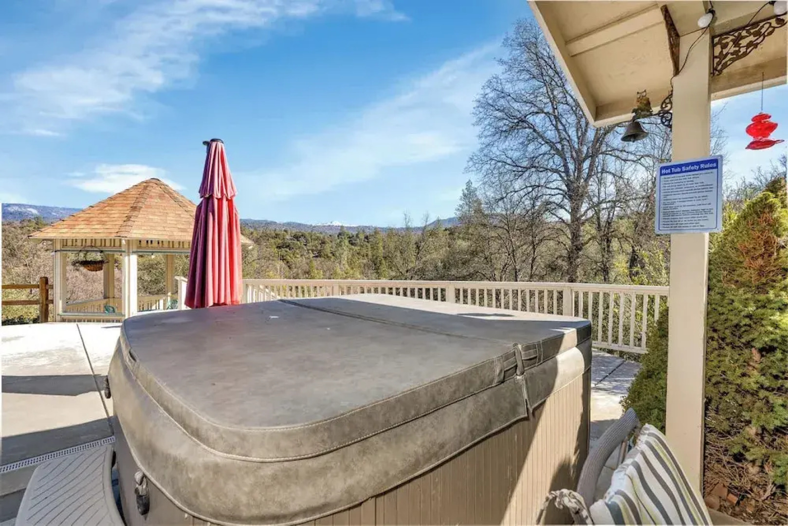 Awesome Views, Game Room, Hot Tub and More!