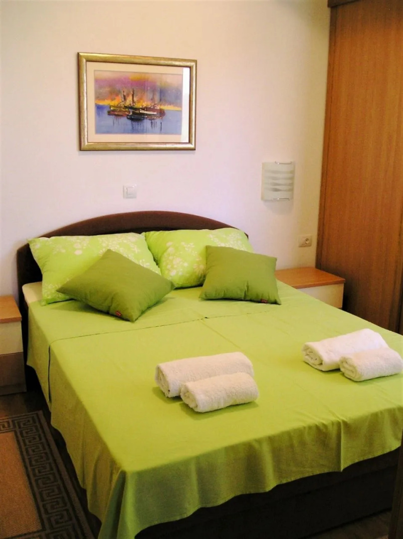 Apartment Tih - 20 m from sea: A1 Ruzmarin Sevid, Riviera Trogir