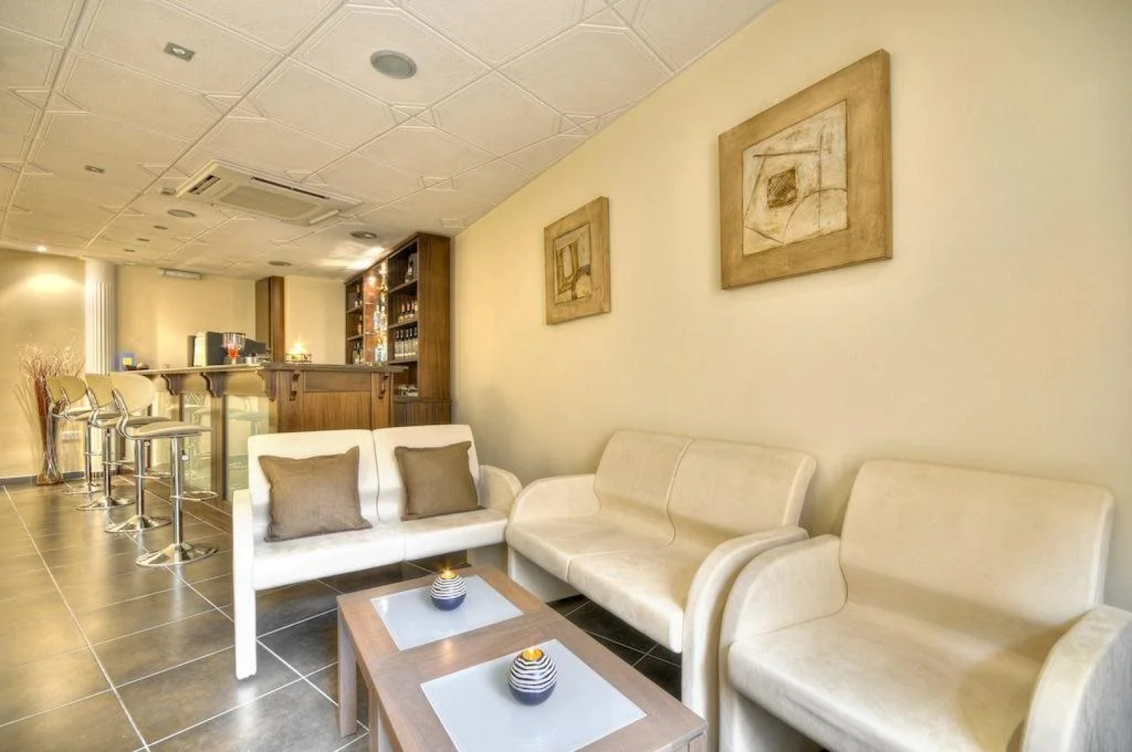 Amls Euro Guest House