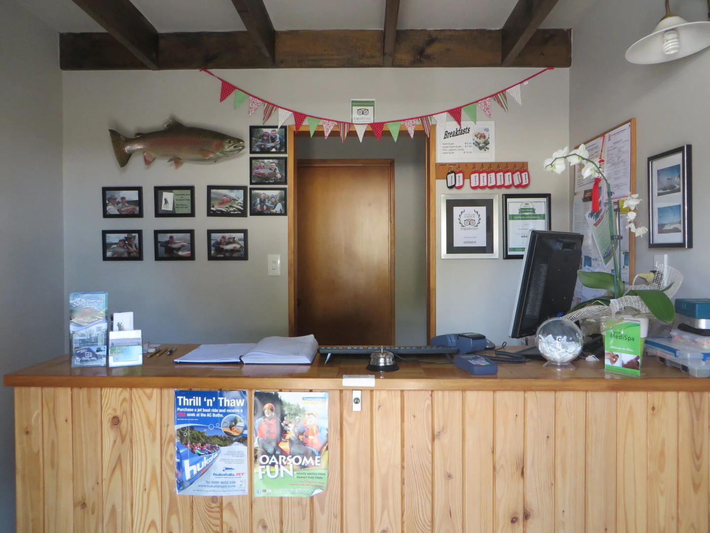 Sportmans Lodge