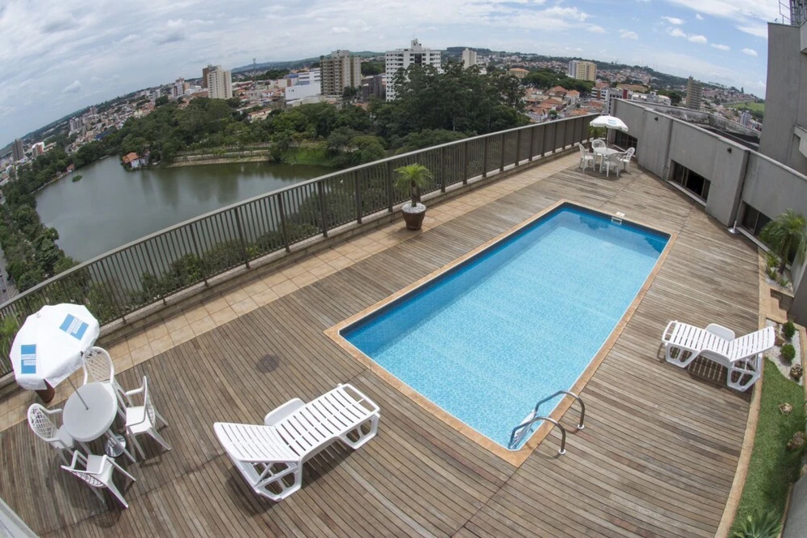 Lagoa Serena Flat Hotel