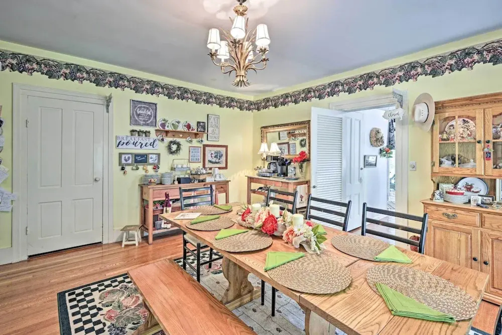 Historic Keuka Lake Estate in Hammondsport w/ Pool