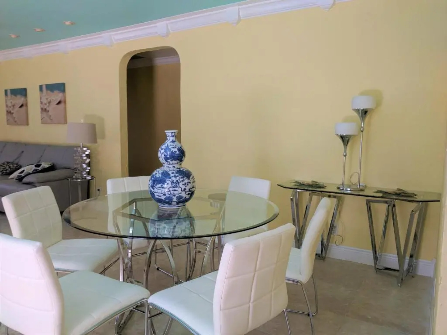 Manhattan Tower Apartment Hotel