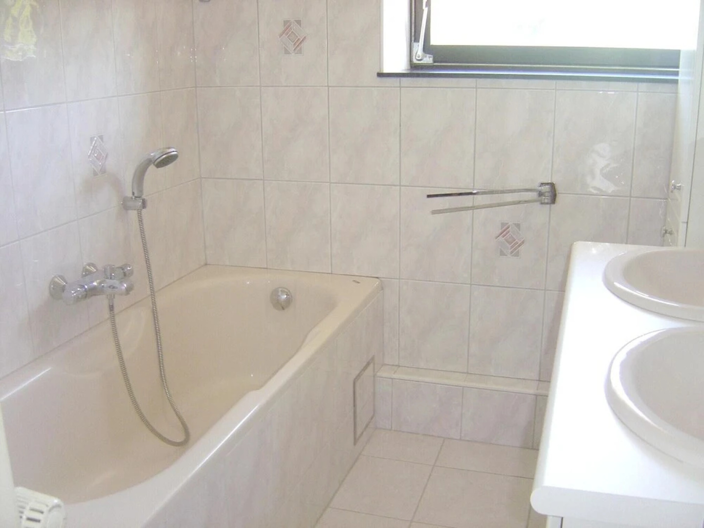 House with 5 Bedrooms in Bertogne, with Wonderful Lake View, Enclosed Garden And Wifi