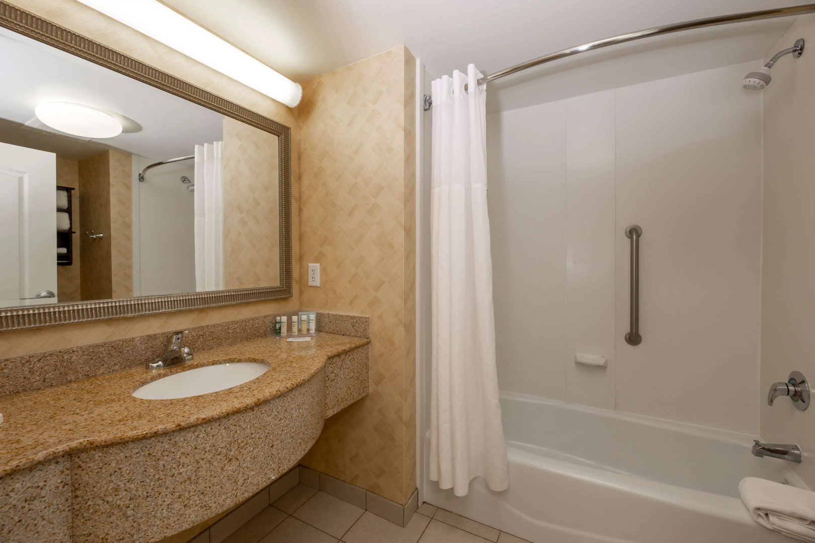 Hampton Inn & Suites Jacksonville Deerwood Park