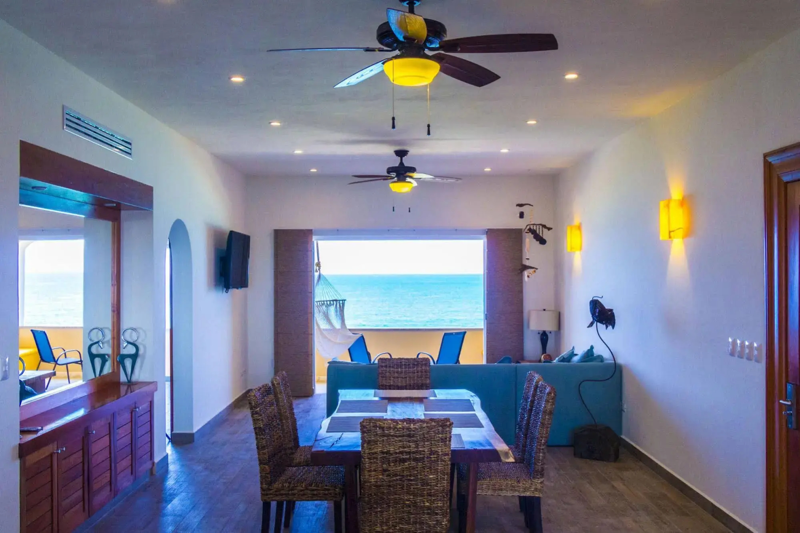 Isla 33 Resort & Villas