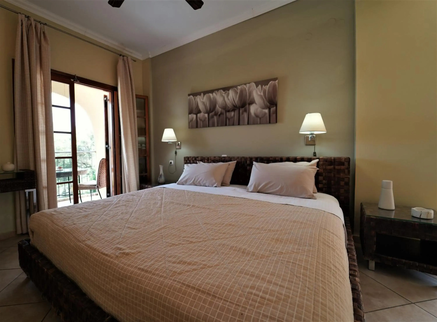 Bella Vista Hotel & Apartments