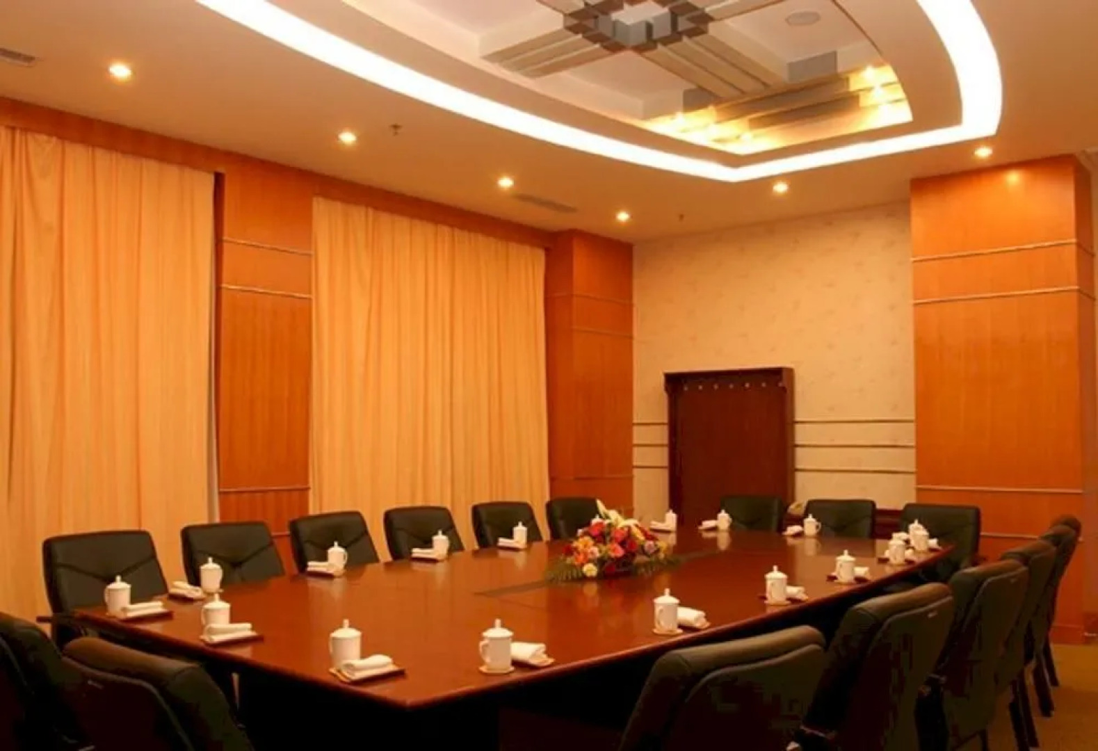 Yantai New Era Hotel