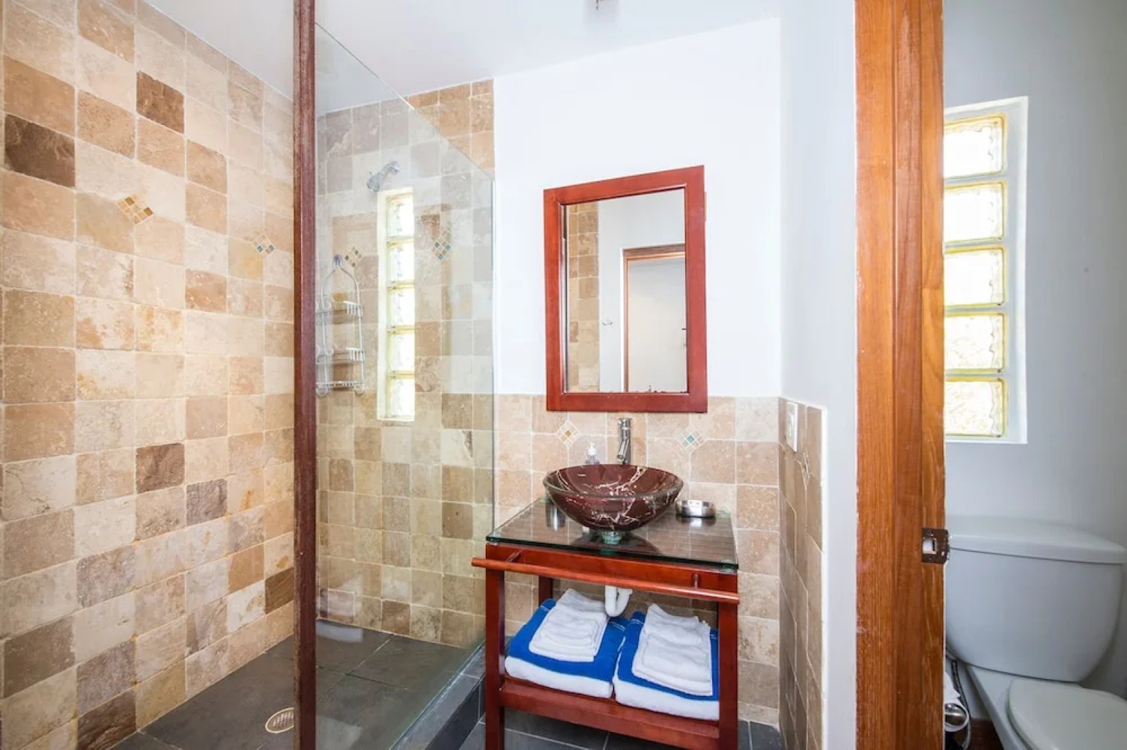 Touch of Class 1BR by Eleuthera Vacation Rentals