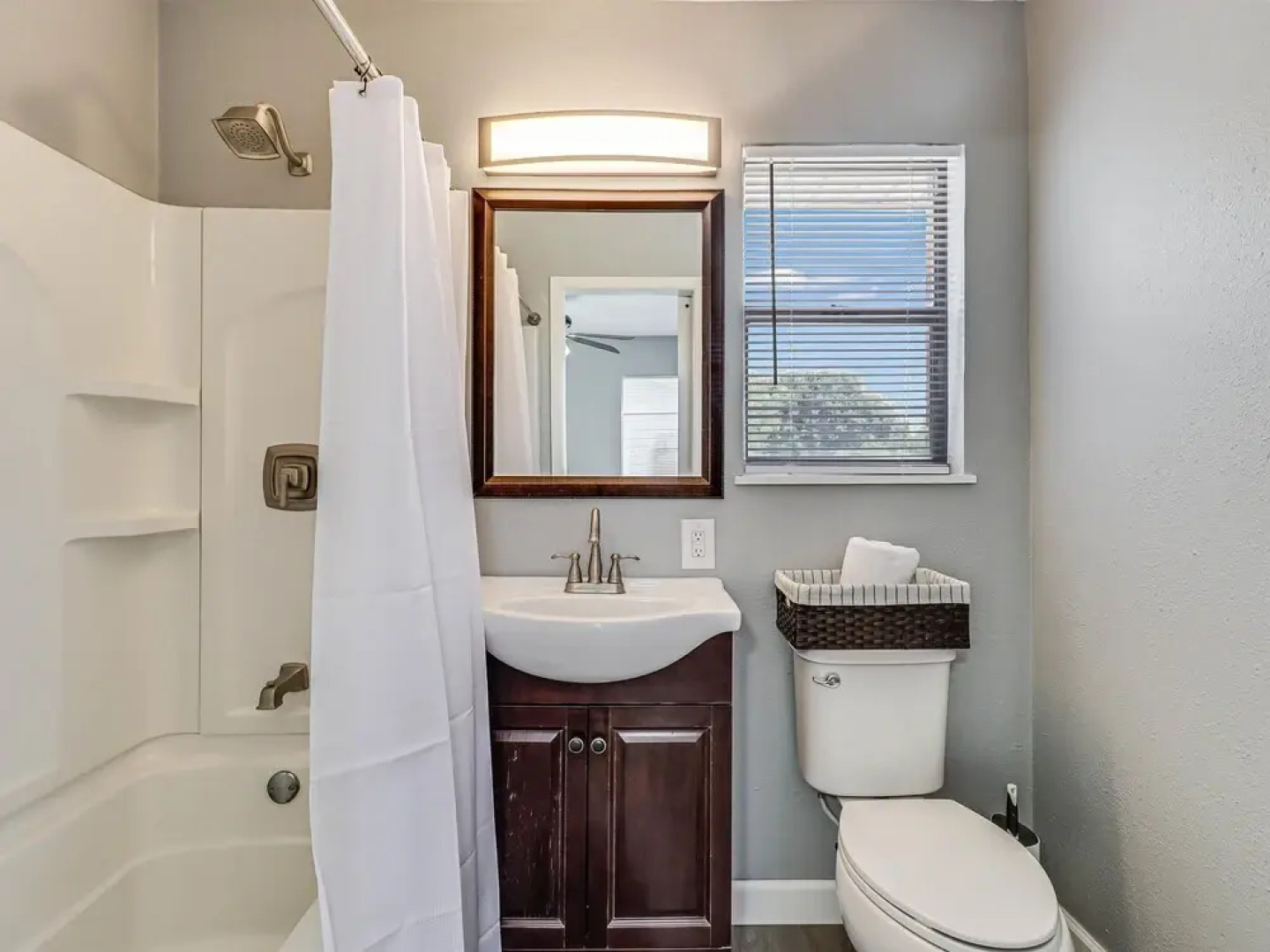 Just Beachy Ap164 4 Bedroom Home by RedAwning