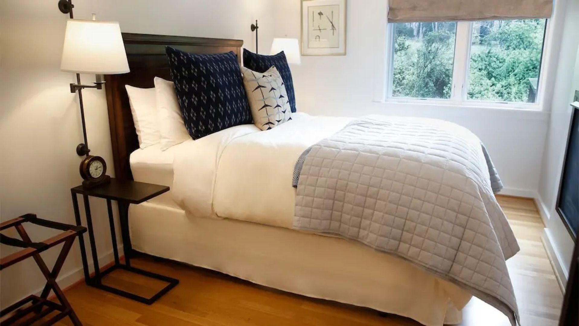 The Harbor House Inn