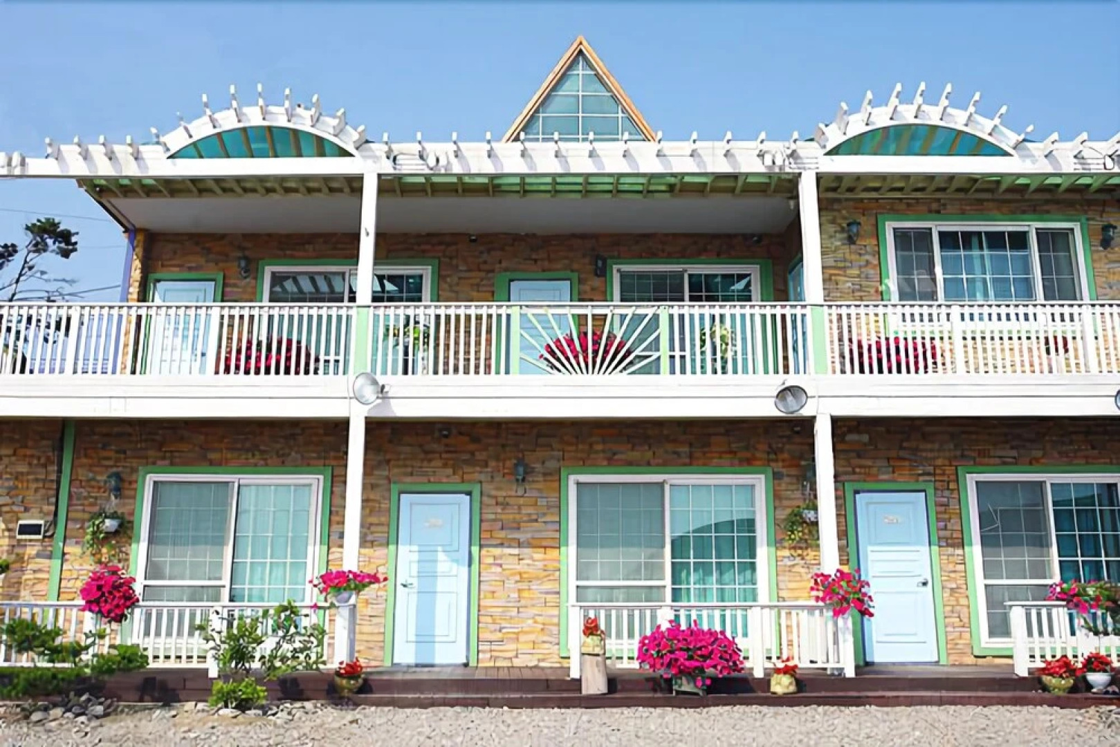 Anmyoendo Gomseom Simile Pension