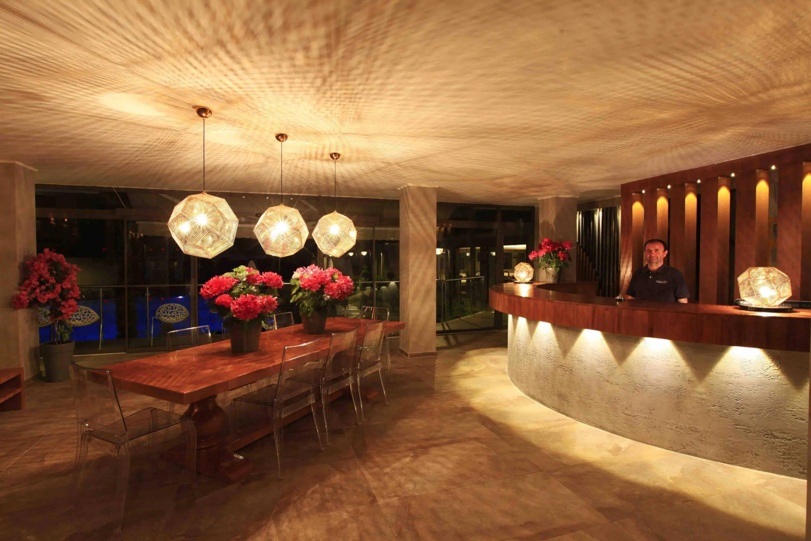 Sun City Apartments & Hotel